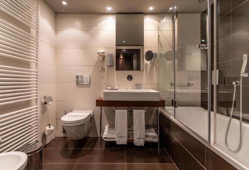 标准间, La Trufa Negra