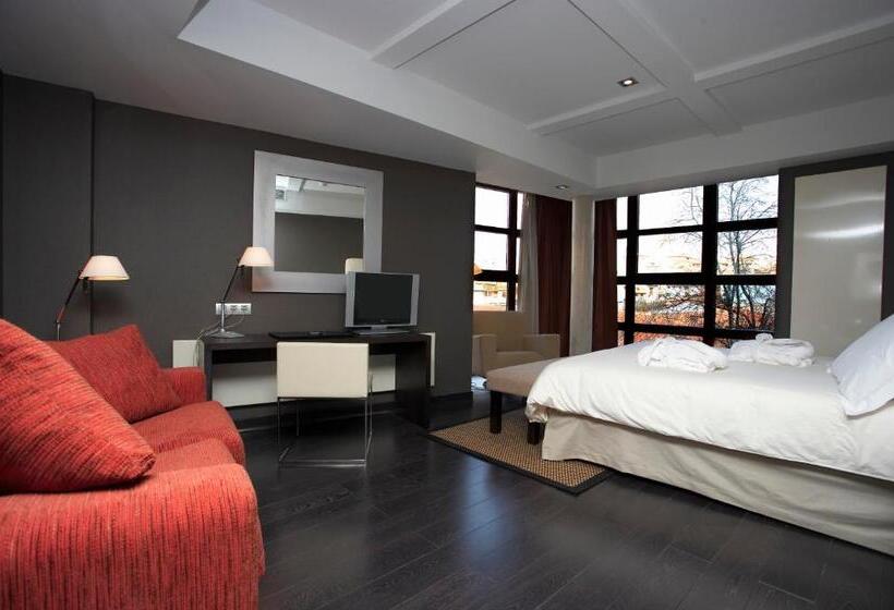 高级大房间, La Trufa Negra