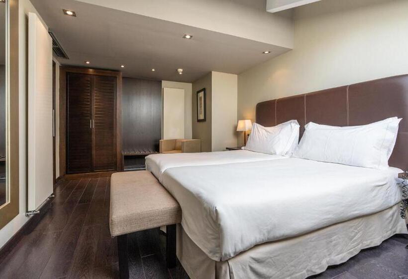 小型套房, La Trufa Negra