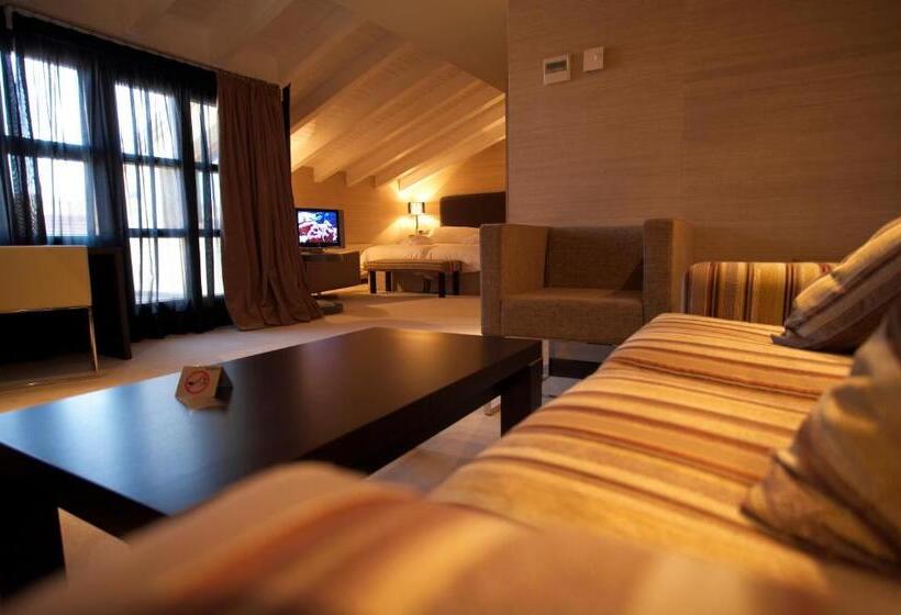 小型套房, La Trufa Negra