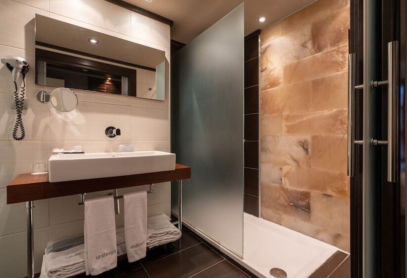 标准间, La Trufa Negra