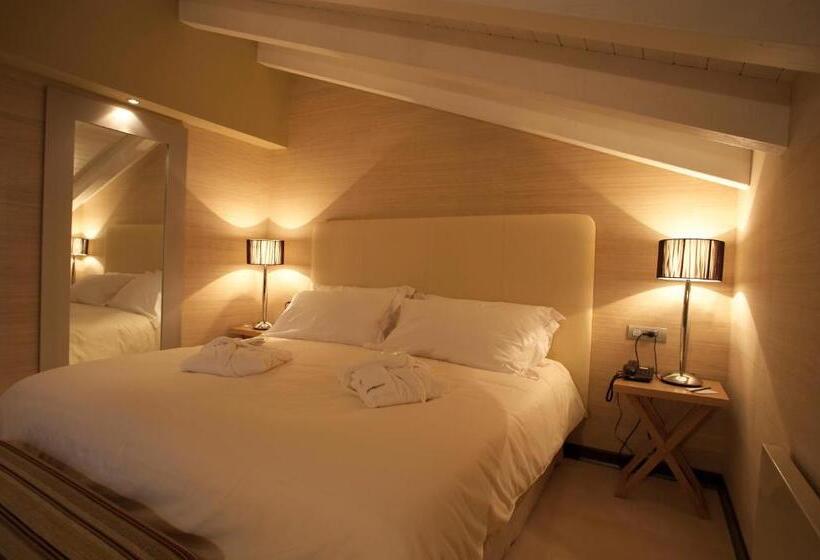 小型套房, La Trufa Negra