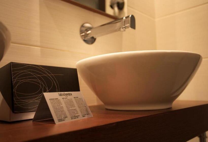 小型套房, La Trufa Negra