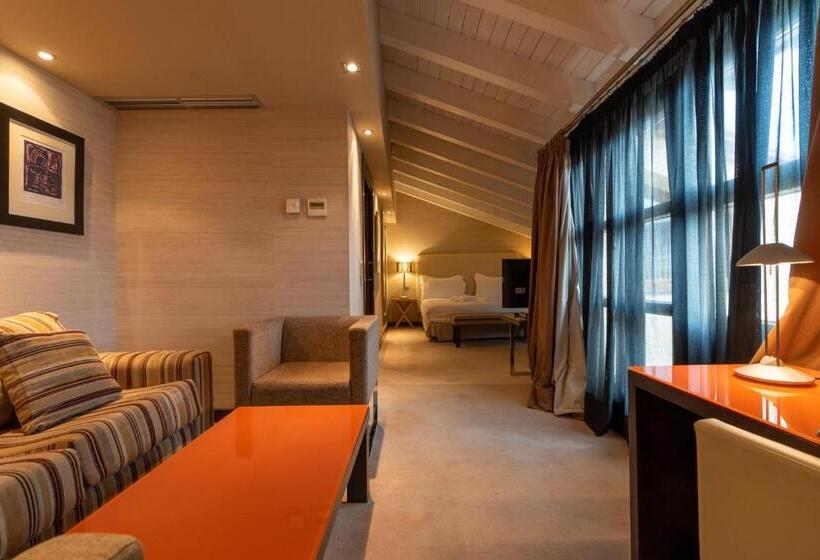 小型套房, La Trufa Negra