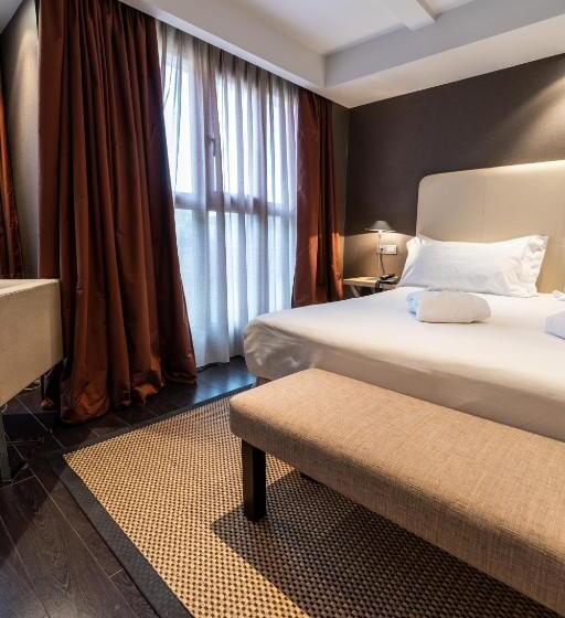 小型套房, La Trufa Negra