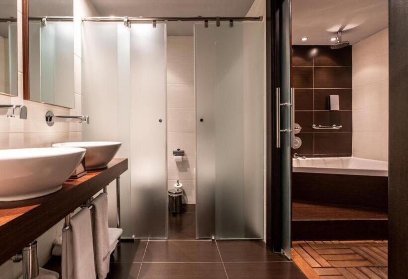 小型套房, La Trufa Negra