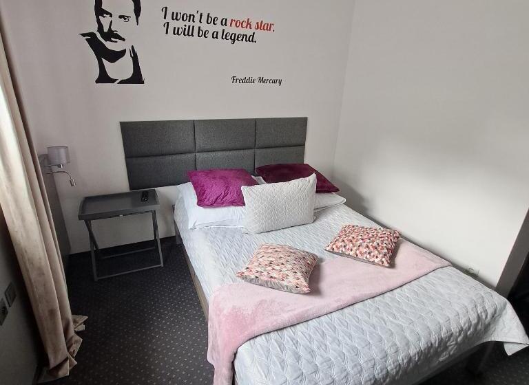 Номер Комфорт, Piano