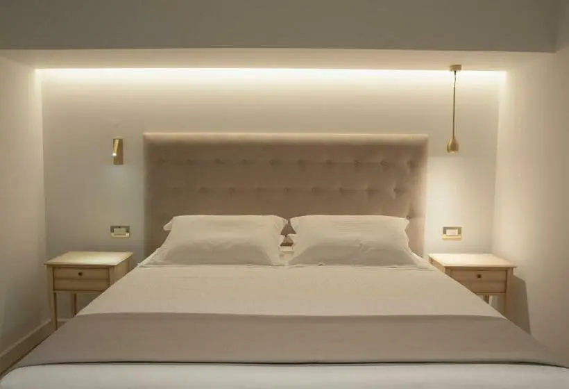 اتاق استاندارد, Acropolian Spirit Boutique