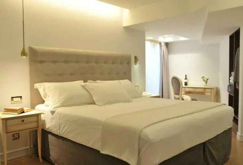اتاق استاندارد, Acropolian Spirit Boutique