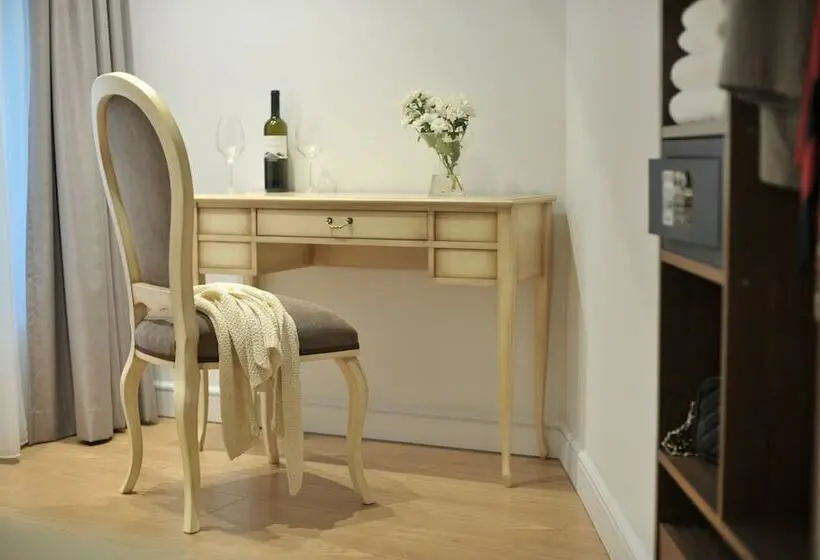 اتاق استاندارد, Acropolian Spirit Boutique