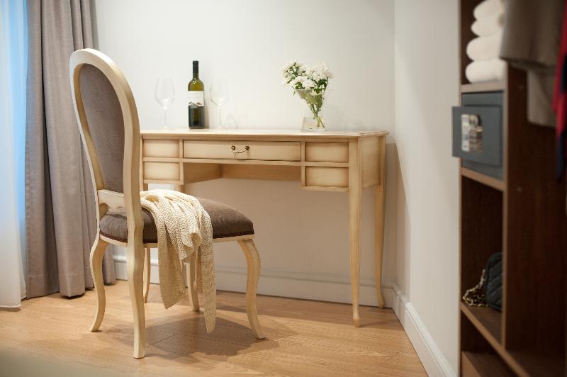 디럭스 룸, Acropolian Spirit Boutique