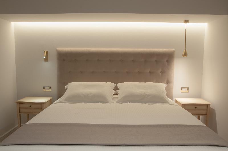 디럭스 룸, Acropolian Spirit Boutique