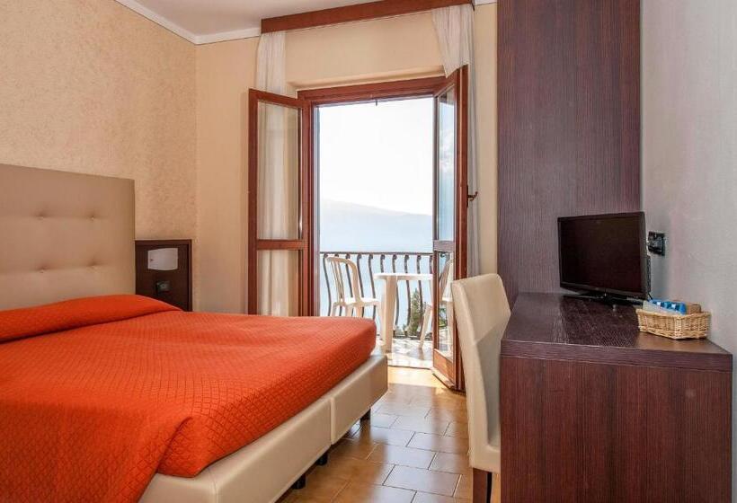 غرفة قياسية مطلّة علي البحيرة, Bellavista