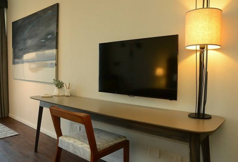 סוויטה דלוקס, Kos Pilar