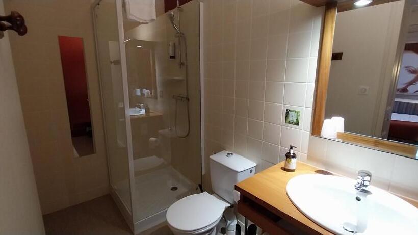 スタンダードルーム, Logis Hôtels Auberge Du Château