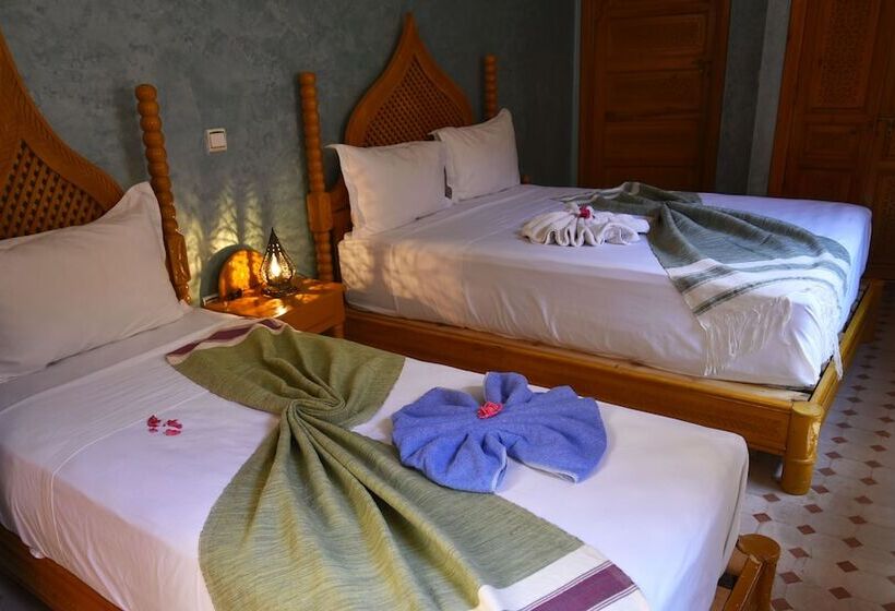 اتاق استاندارد سه نفره, Riad Jenan Adam