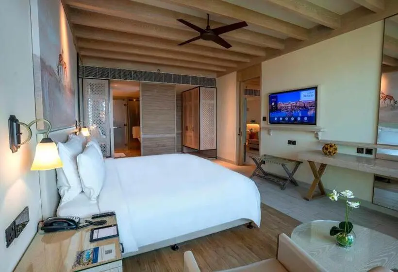سوییت با چشم‌انداز دریا, Saadiyat Rotana Resort And Villas