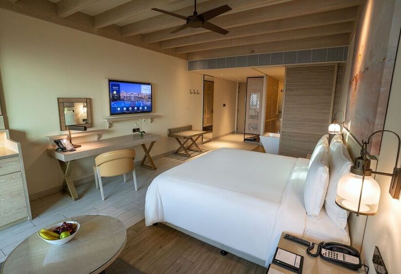 Номер Стандарт Вид на Море с Балконом, Saadiyat Rotana Resort And Villas