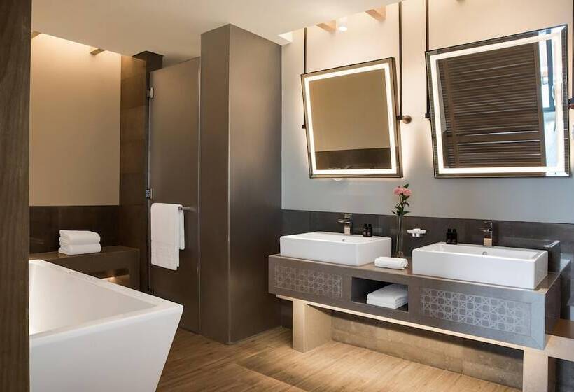 Люкс с Террасой, Saadiyat Rotana Resort And Villas
