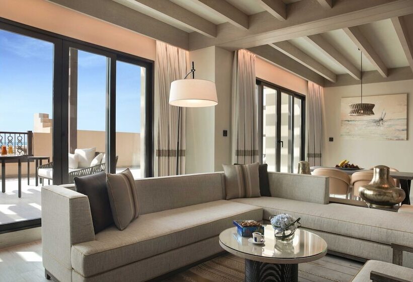 Люкс с Террасой, Saadiyat Rotana Resort And Villas