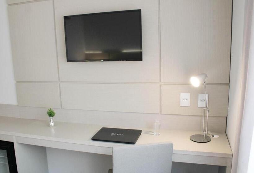 Quarto Estandar, Samba Tres Rios