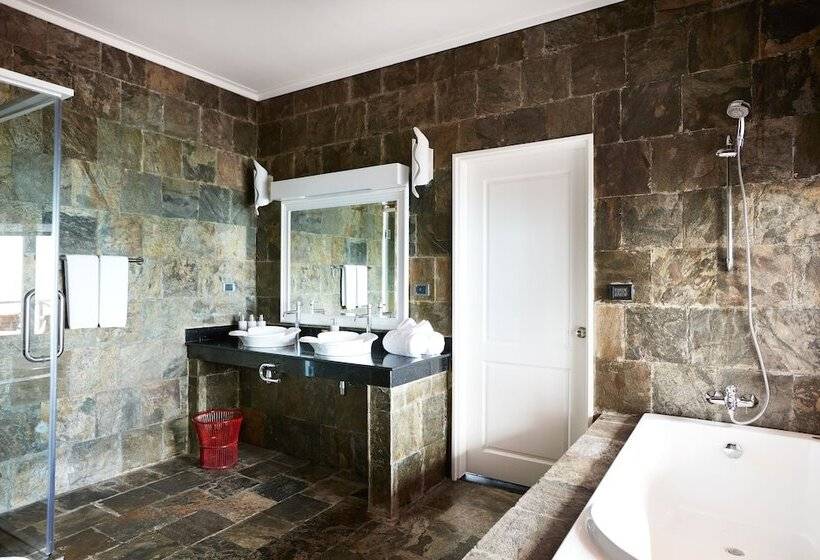 ویلای 1 خوابه, Sun Siyam Vilu Reef 24 Hour All Inclusive With Free Transfers