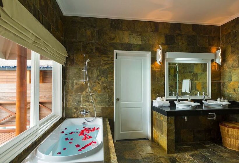 ویلای 1 خوابه, Sun Siyam Vilu Reef 24 Hour All Inclusive With Free Transfers