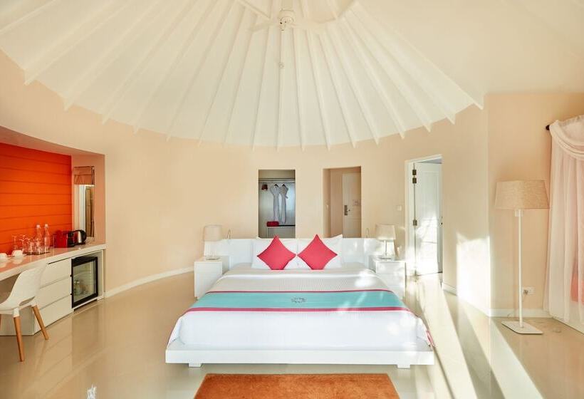ویلای یک اتاق خوابه با استخر شنا, Sun Siyam Vilu Reef 24 Hour All Inclusive With Free Transfers