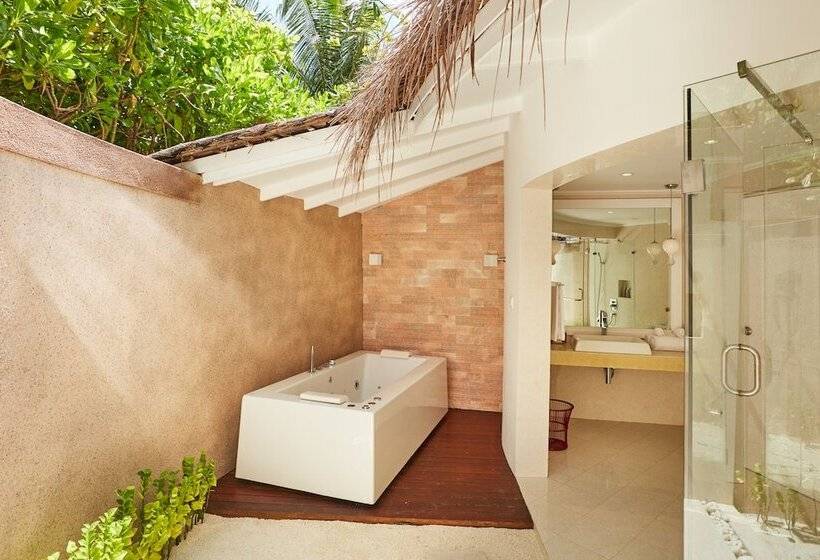 ویلای لوکس 1 خوابه, Sun Siyam Vilu Reef 24 Hour All Inclusive With Free Transfers