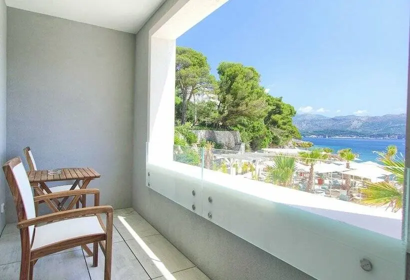 オーシャンビュースイート, Kalamota Beach House