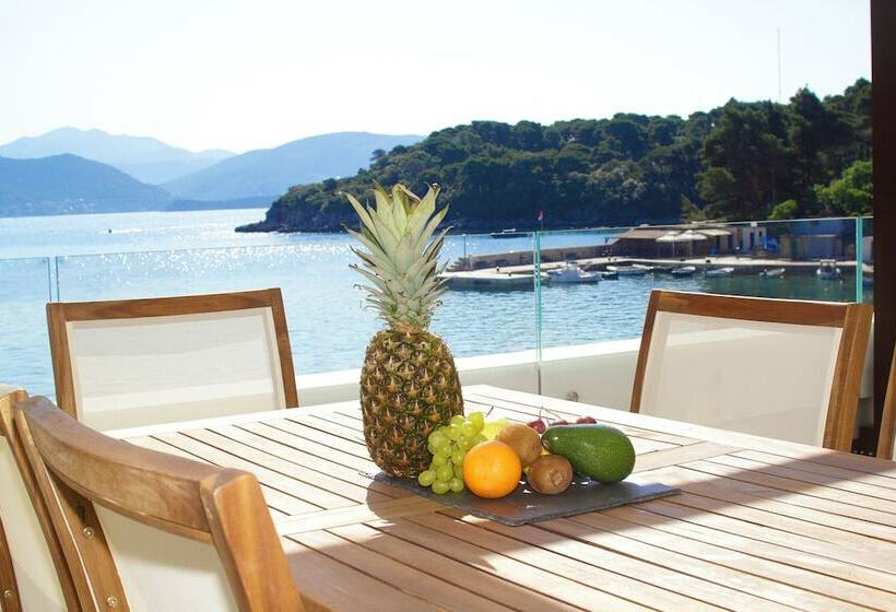 جناح غرفتين نوم, Kalamota Beach House