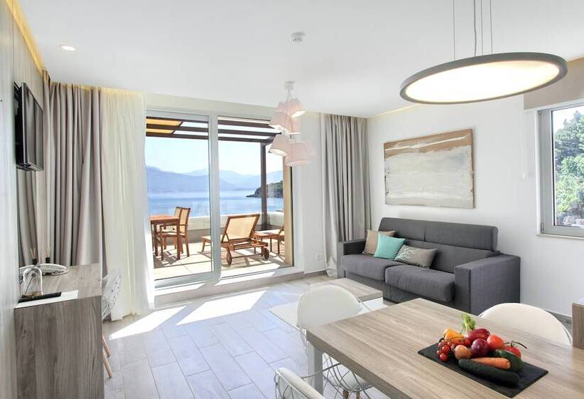 Люкс Премиум Вид на Море, Kalamota Beach House