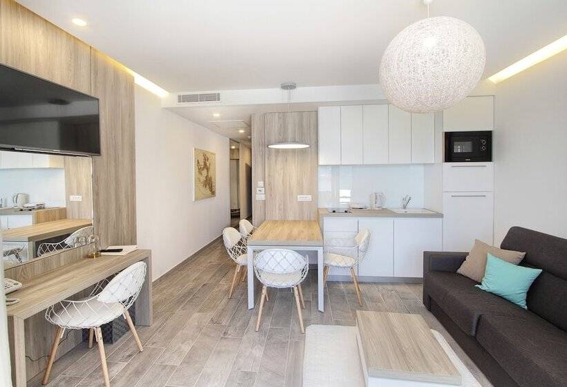 جناح بريميوم مطل علي البحر, Kalamota Beach House