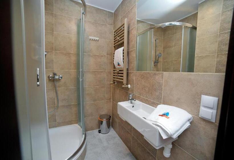 اتاق استاندارد چهار تخته, World Hostel   Old Town