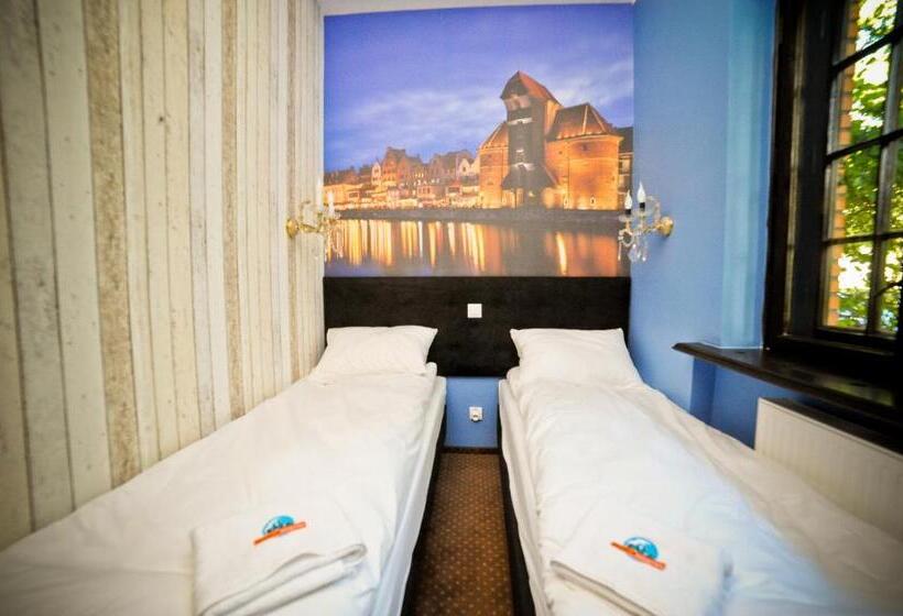 اتاق استاندارد چهار تخته, World Hostel   Old Town