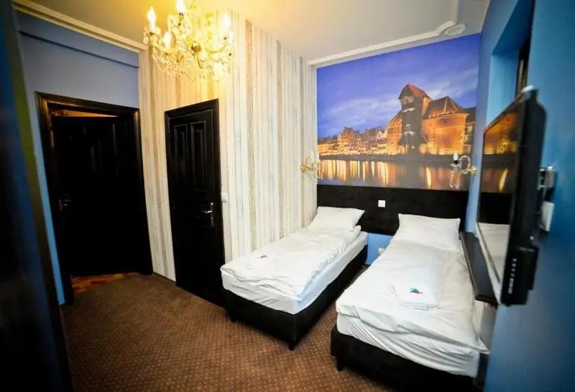 اتاق استاندارد چهار تخته, World Hostel   Old Town