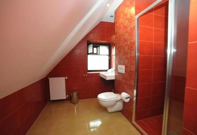 اتاق خانوادگی, World Hostel   Old Town