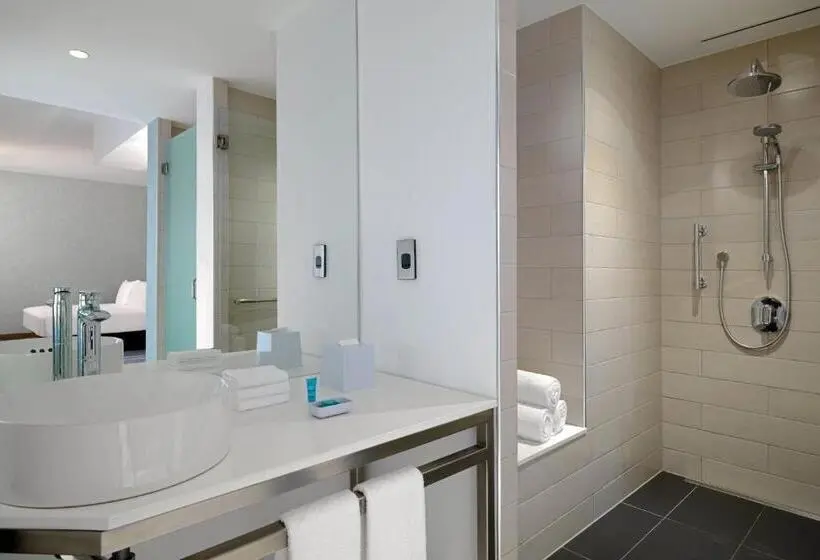 اتاق استاندارد با تخت بزرگ, Aloft Palm Jumeirah