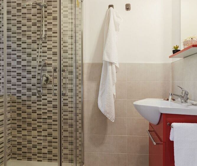 اتاق استاندارد سه نفره, B&b Viale Dei Pini