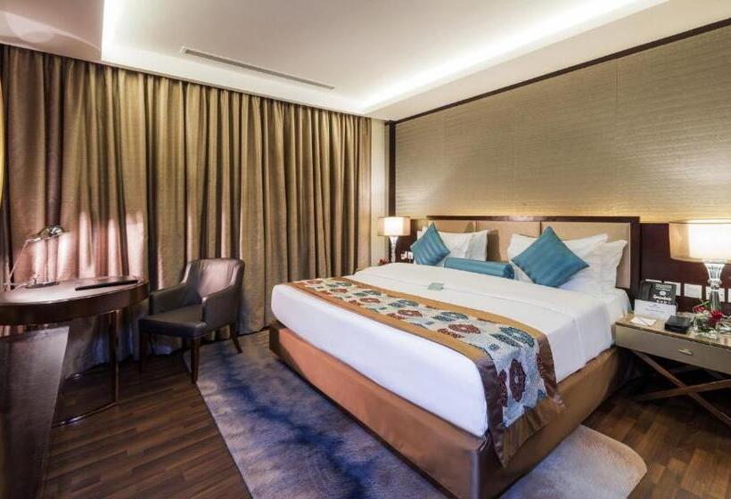 Полулюкс, Boudl Al Sahafa