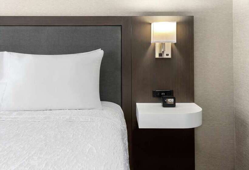 إستوديو قياسى سرير كينج, Hampton Inn & Suites Boston/waltham