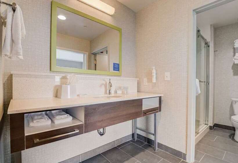 غرفة قياسية سرير كينج, Hampton Inn & Suites Boston/waltham