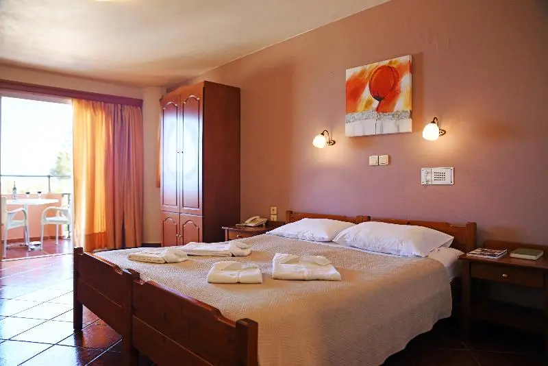 スタンダードスタジオ, Iolkos Hotel Apartments