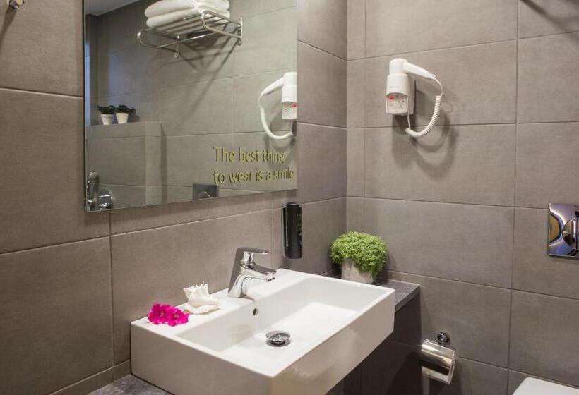 סטודיו סופריור, Sundance Apartments & Suites