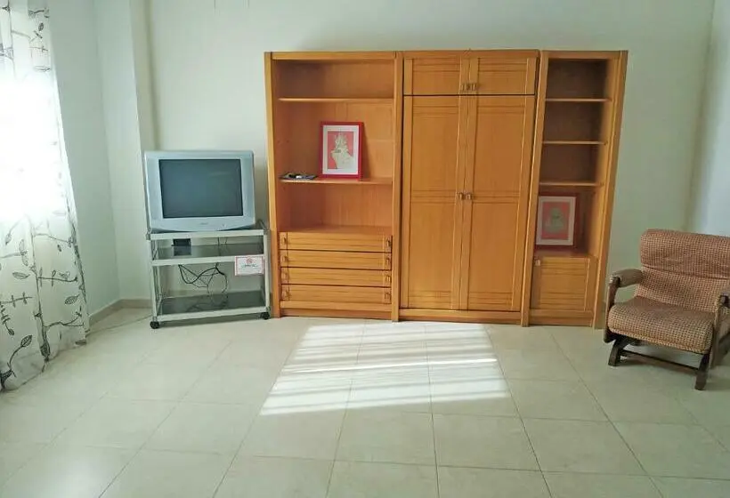 آپارتمان 3 خوابه, Apartamentos Los Almendros 3000