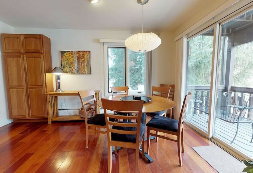 ２ベッドルームアパートメント, Christiania Condominiums  Coraltree Residence Collection