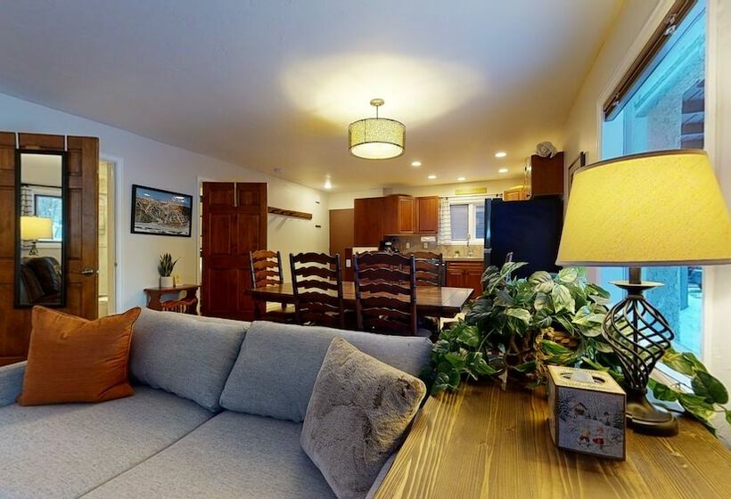 침실 2개 아파트, Christiania Condominiums  Coraltree Residence Collection