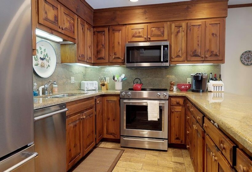 침실 3개 아파트, Christiania Condominiums  Coraltree Residence Collection