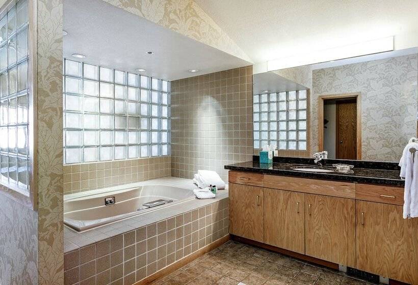 침실 4개 아파트, Christiania Condominiums  Coraltree Residence Collection