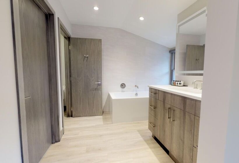 침실 3개 아파트, Christiania Condominiums  Coraltree Residence Collection
